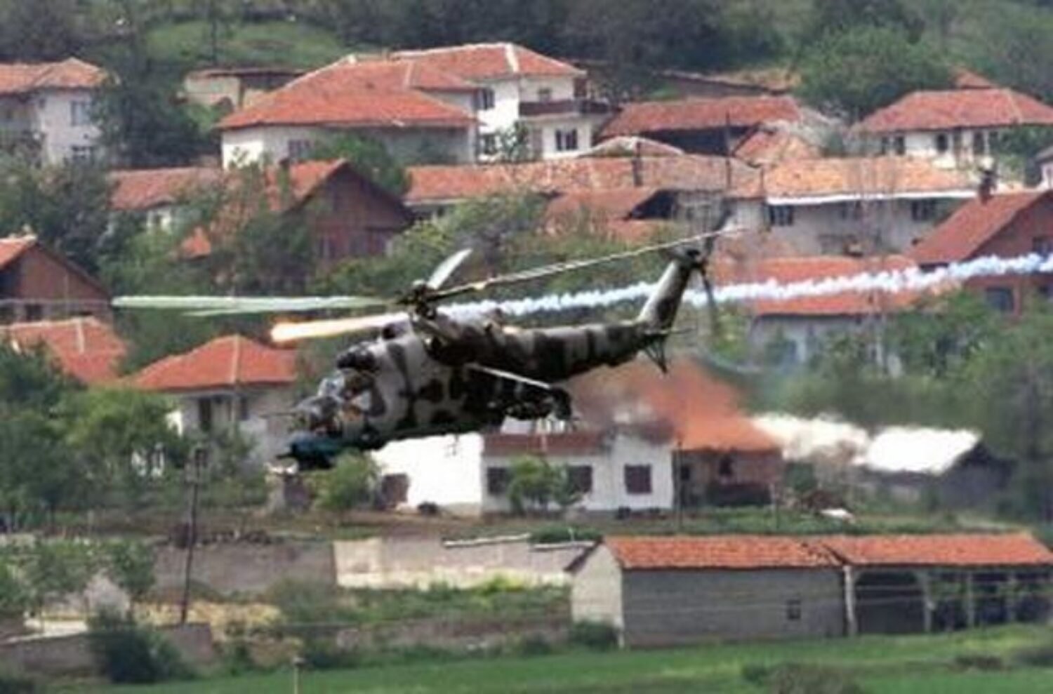 Chlieb sa lámal v Aračinove…