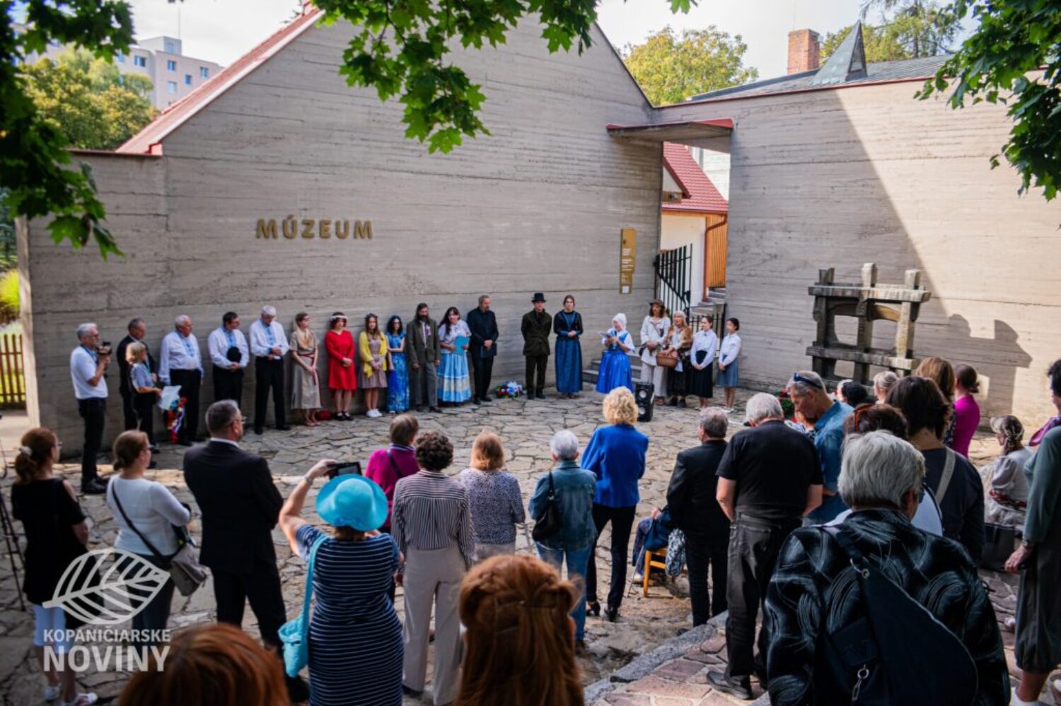 Holubica mieru nad myjavským Múzeom Slovenských národných rád