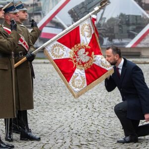 Treba nanovo objektívne vyjasniť masakry desaťtisícok Poliakov