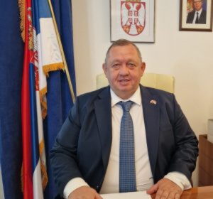 SNN 21_1_TITULKA_3 OTAZKY_srbský veľvyslanec TRI OTÁZKY PRE: Aleksandra NAKIĆA, veľvyslanca Srbskej republiky na Slovensku