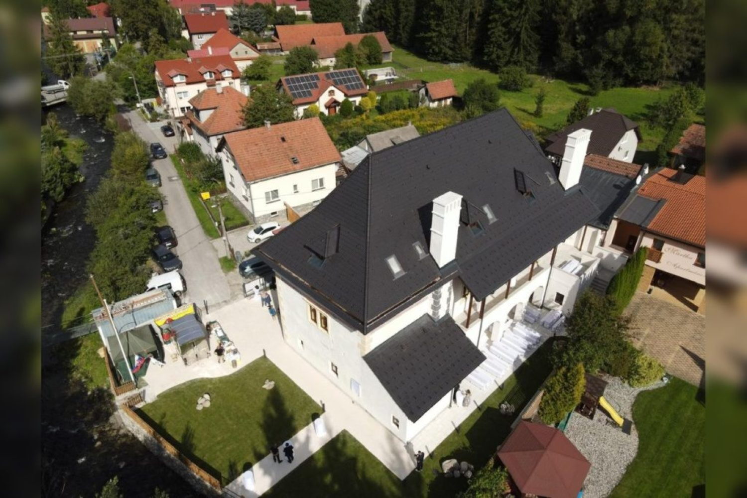 Anton HRNKO vrátil život kaštieľu v Liptovskom Jáne a získal nový prídomok