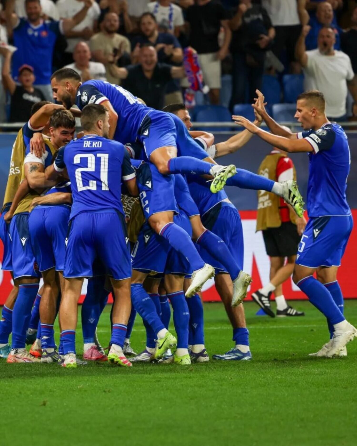 Nemeckí futbalisti nám síce vrátili požičané, ale vysoké úroky sme platili my!