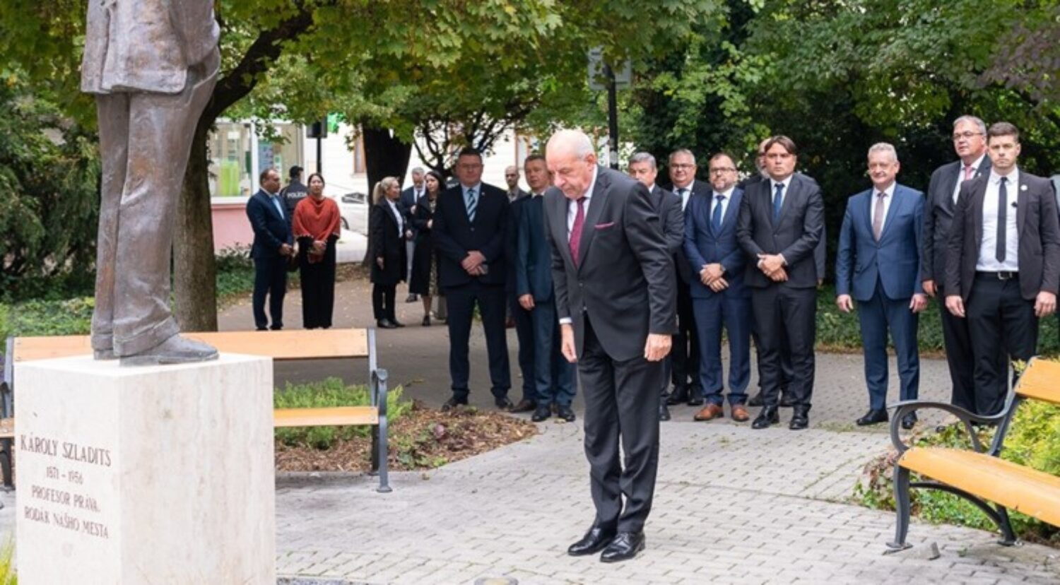 Maďarský prezident sa promenádoval Slovenskom, akoby bol na svojom