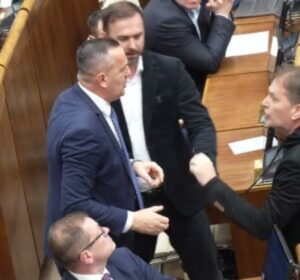 bitka v nrsr 2025 Bitka v parlamente