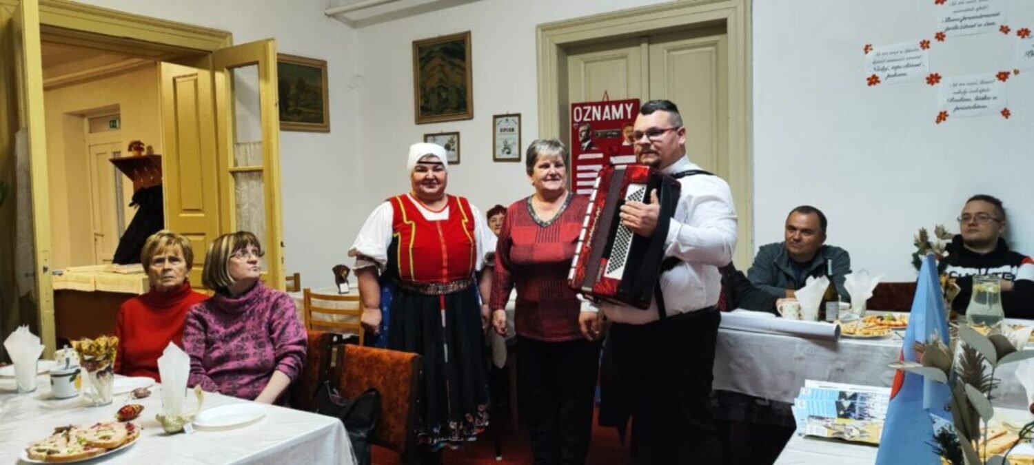 SNN 1_15_MS_ČLÁNOK 2 STRED_Pocta Sečovčanom_Sečovce-program Osobnostiam Sečoviec