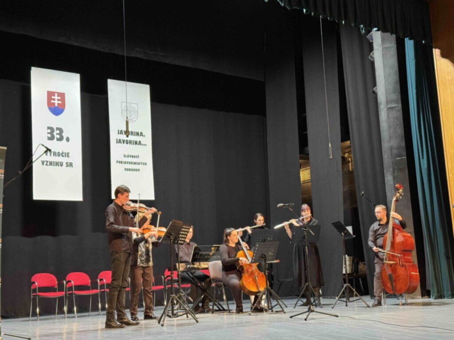 SNN 2_16_MS_ČLÁNOK 1 HORE_Javorina, Javorina - foto 1 Rozmer spolupatričnosti, zodpovednosti a úcty k národnej identite