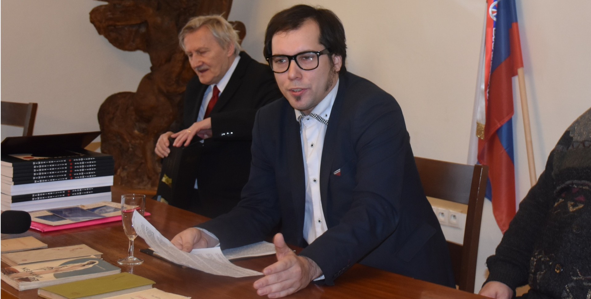 Luk&aacute;&scaron; PERN&Yacute; o humanizovan&iacute; vzťahov medzi n&aacute;rodmi prostredn&iacute;ctvom kult&uacute;ry