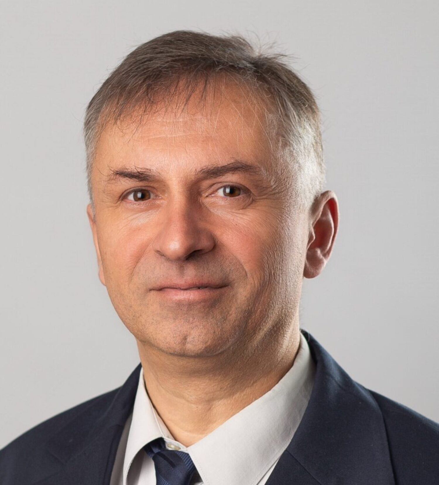 3 OTÁZKY PRE Viliama KOMORU, riaditeľa Strediska národnostných vzťahov MS Matica slovenská sleduje národnostné vzťahy