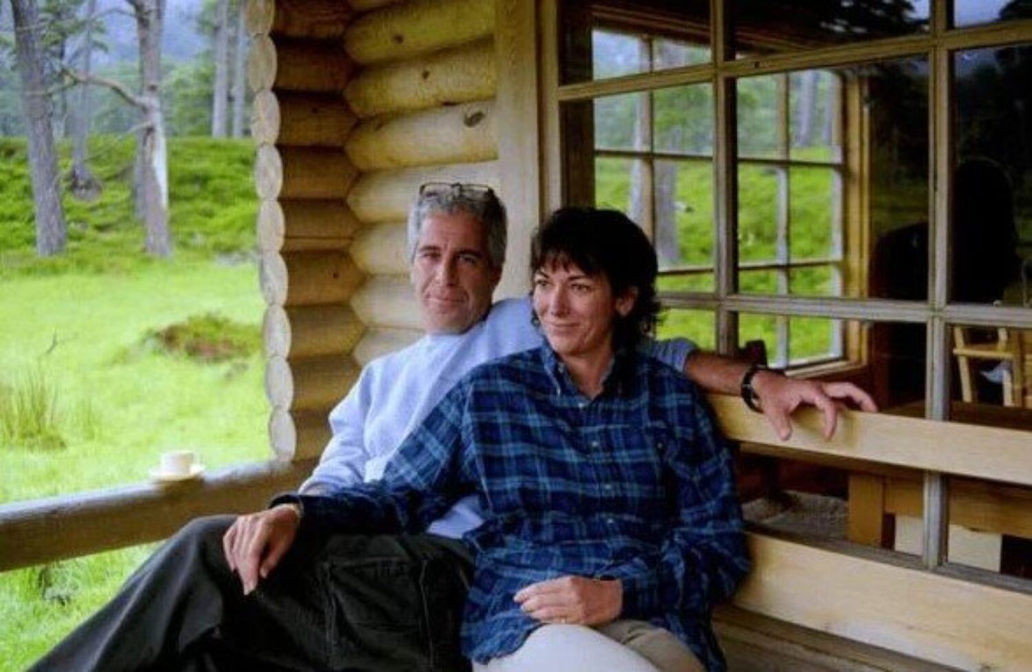 Vyšetrovací spis Jeffreyho Epsteina demaskuje fungovanie globalistických elít