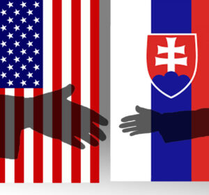 Konzervatívne hodnoty a mierové postoje zbližujú Slovensko a Maďarsko s vládou USA