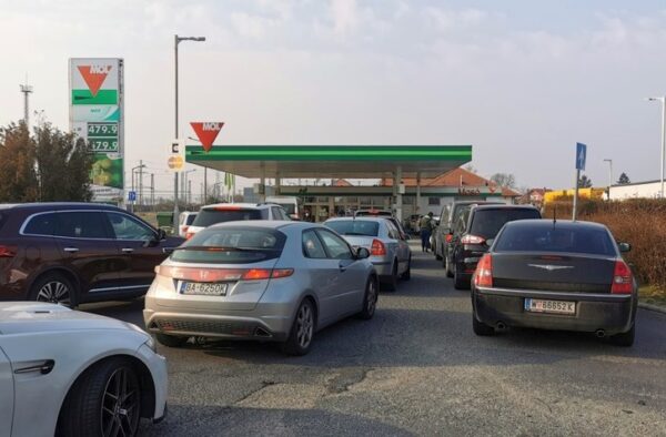 Vojna na Bl&iacute;zkom v&yacute;chode sa n&aacute;s dot&yacute;ka viac, než sme si ochotn&iacute; priznať