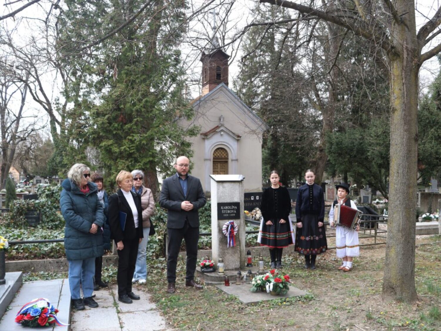 Maďaróni neušetrili ani miesto posledného odpočinku Karolíny ŠTÚROVEJ