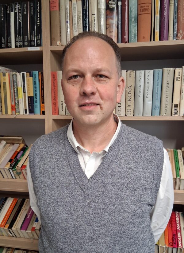 TRI OT&Aacute;ZKY PRE: Martina LACKA, nekonformn&eacute;ho historika slovenskej &scaron;t&aacute;tnosti