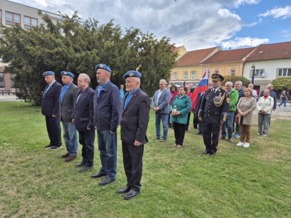 Deň v&iacute;ťazstva nad fa&scaron;izmom v druhej svetovej vojne sl&aacute;vili aj v centre Liptova