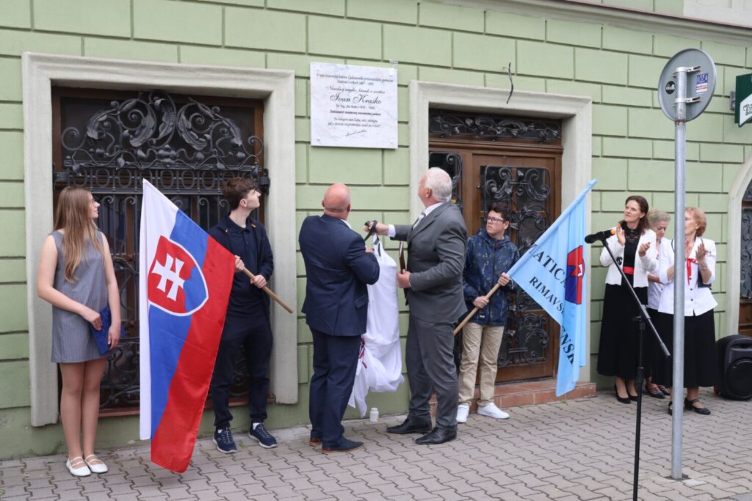 V Rimavskej Sobote odhalili pamätnú tabuľu básnikovi Ivanovi Kraskovi