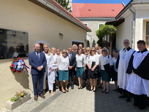Vo Veľkom Krt&iacute;&scaron;i sl&aacute;vnostne otvorili Pam&auml;tn&yacute; dom Augusta Horislava &Scaron;kult&eacute;tyho