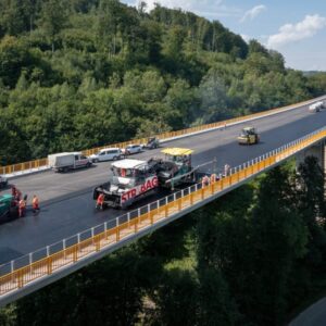 SNN 14_2_SLOVENSKO_VŠIMLI SME SI_Jedindečná stavba na diaľnici R2 Jedinečná estakáta