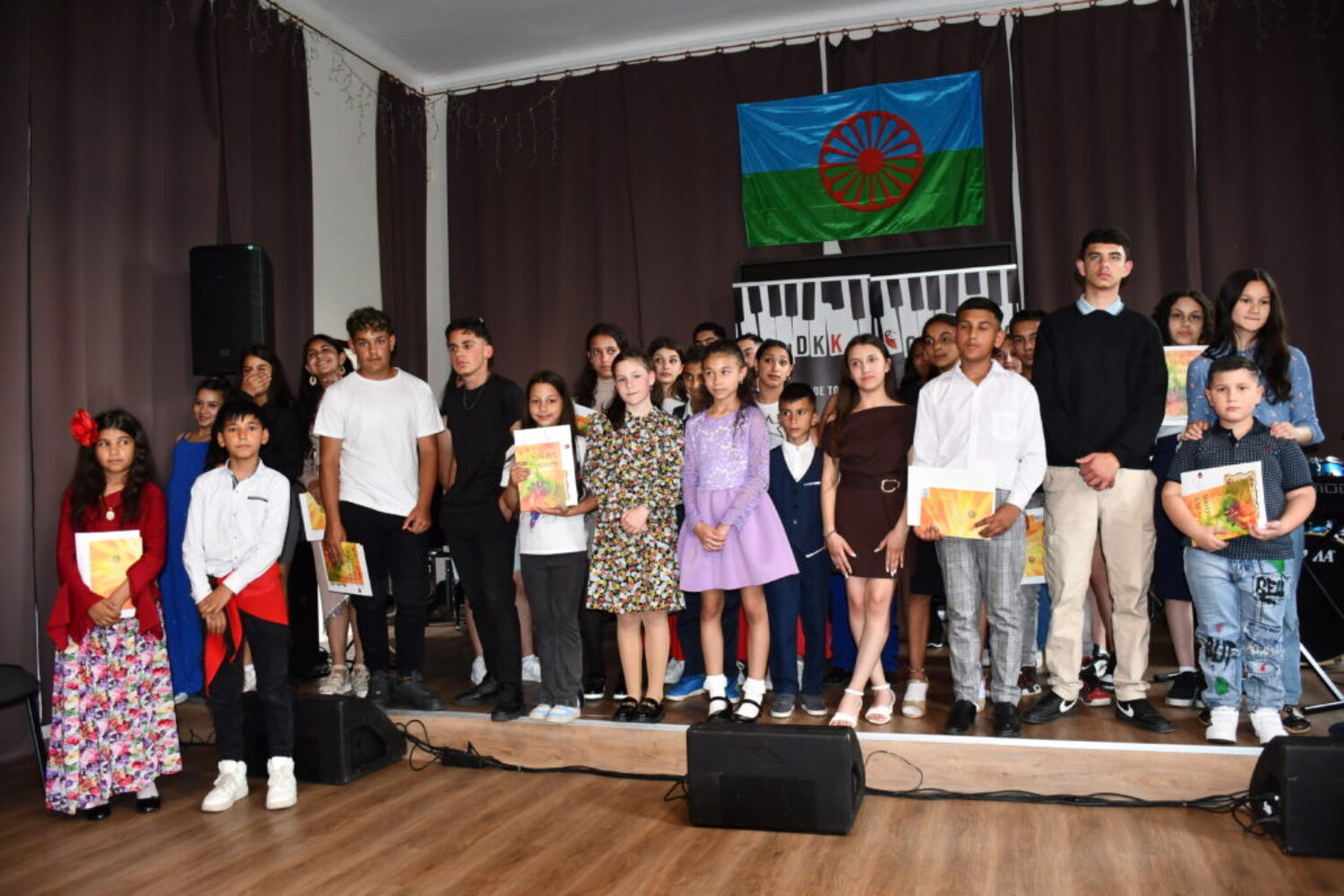 SNN 16_15_MS_ČLÁNOK 3 DOLE_víťazi v zlatom pásme Festival Rómska pieseň v Košiciach napísal pätnástu úspešnú kapitolu