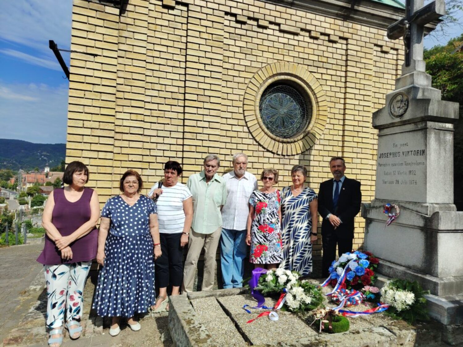 SNN 17_15_MS_ČLÁNOK 1 HORE_Viktorin26_Pri hrobe J. K. Viktorina Jozef Karol VIKTORIN si zaslúži trvalú pozornosť
