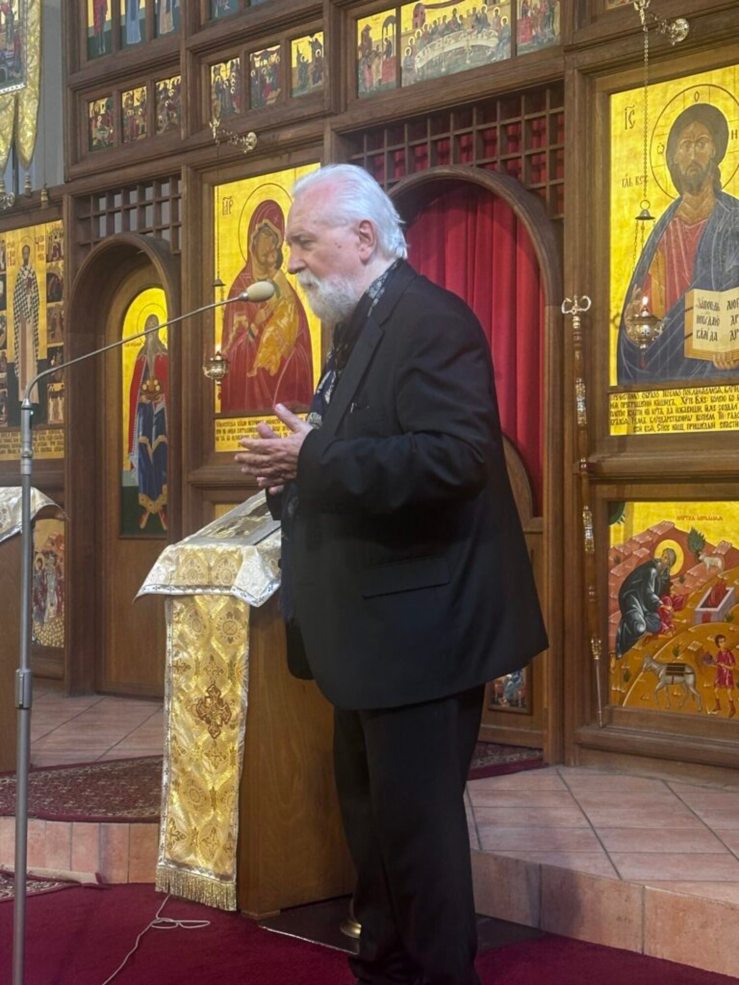 SNN 18_2_SLOVENSKO_ČO INÍ NEPÍŠU_sv Gorazd M. Holečko Celoslovenský festival kresťanského umenia, vzdelávania a výchovy jubiluje