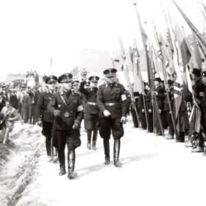 SNN 18_12_ZABUDNUTÁ HISTÓRIA_ČLÁNOK 1 HORE_vedenie Hlinkova garda bola vraj strážkyňa poriadku a pokoja na Slovensku
