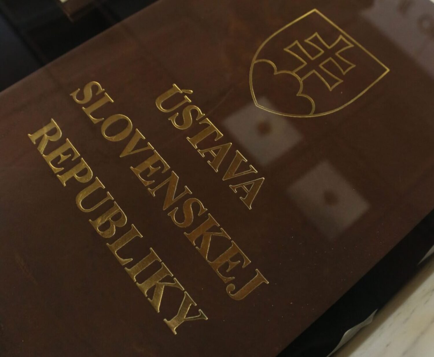 SNN 18_2_SLOVENSKO_ČLÁNOK 1 HORE_Laco Lesay Základný zákon štátu sa začal postupne rodiť po nežnej revolúcii